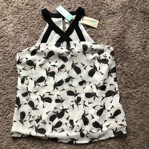 Skies are blue tank top Stitch Fix. Floral Sz M